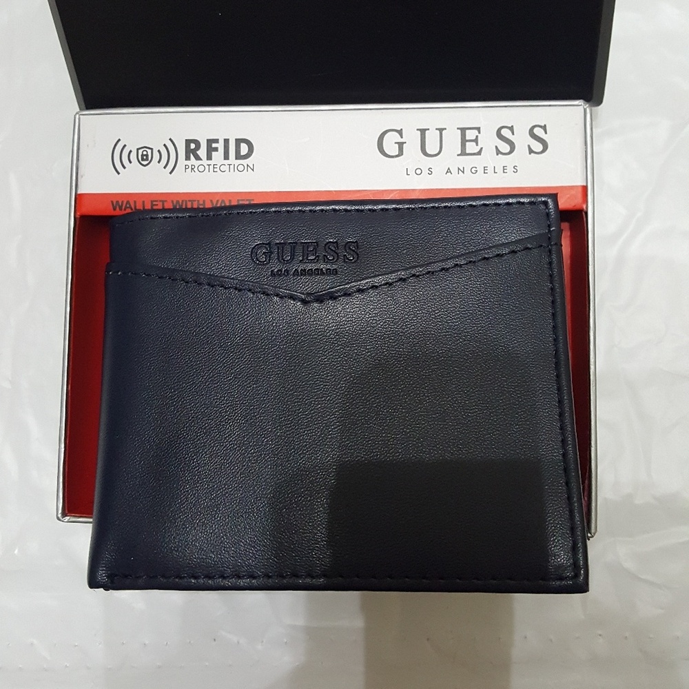 ๐ great gift NIB authentiC guess mens wallet - Picture 2 of 7